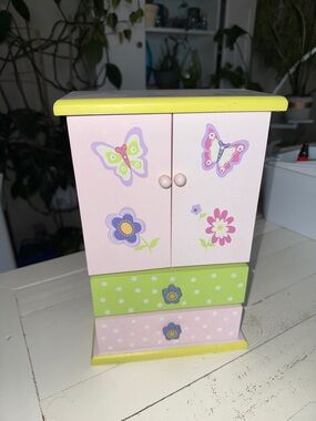 Y2K girls sweet Wooden Jewelry Armoire groovy girls vibes Butterfly Design12”x7”